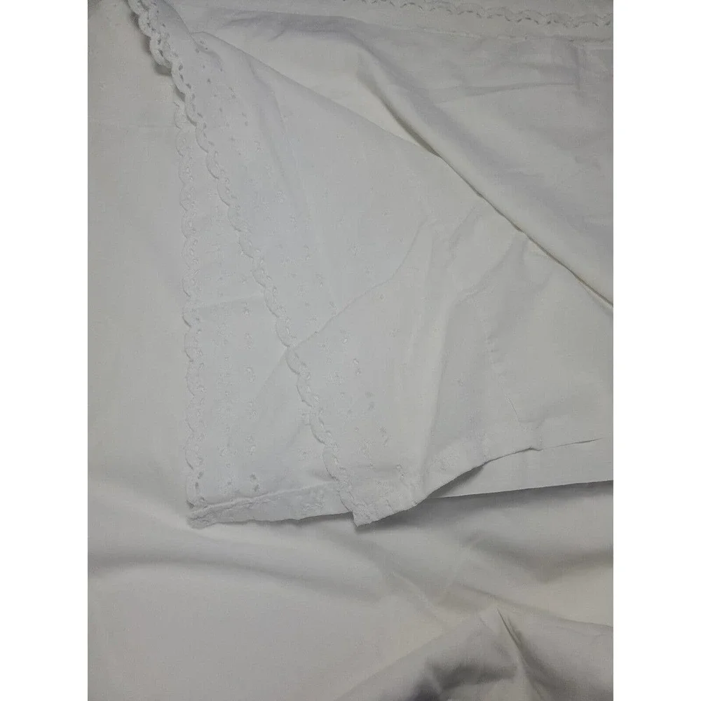 Vintage 1 Flat Queen Sheet Floral Eyelets Embroidered Border 85